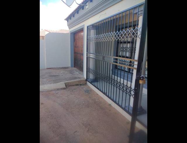 3 BEDROOM HOUSE FOR SALE IN SOSHANGUVE T